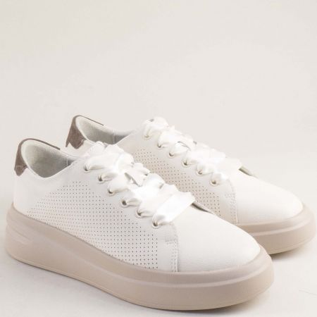 Естествена кожа дамски сникърси в бежов цвят с ефектни връзки 595031bj