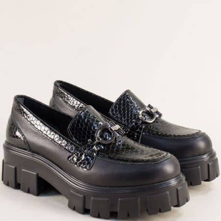 Дамски обувки в черен цвят на платформа 61384ch