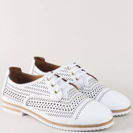 Бели дамски обувки от перфорирана естествена кожа  650140b