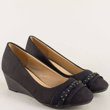 Дамски обувки на клин ходило в черен цвят с декорация 6542108vch