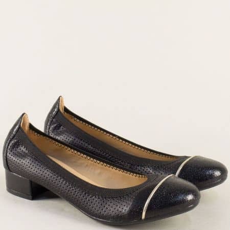 Дамски обувки с перфорация на нисък ток в черен цвят 6544108ch