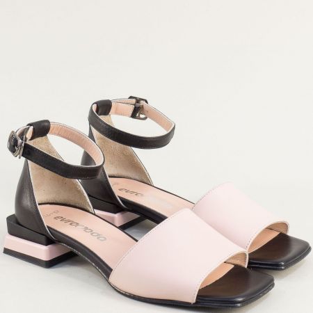 Дамски кожени сандали в розово и черно на нисък ток 6615016rzch