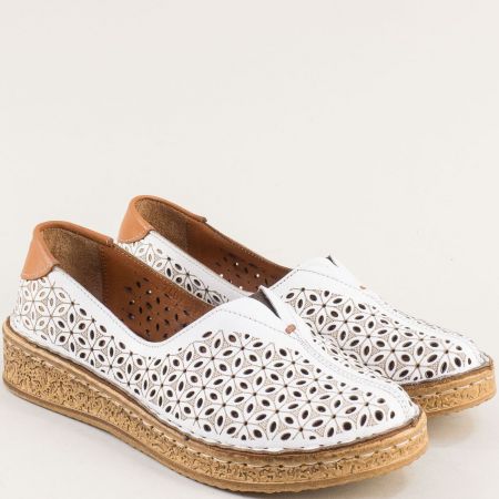 Дамски обувки с лазерна перфорация в бяла естествена кожа 74071b