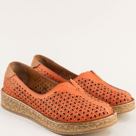 Перфорирани дамски обувки естествена кожа в оранжев цвят 74071o