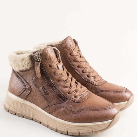JANA комфортни дамски боти в кафяв цвят на равно ходило с пух 8-26268-305