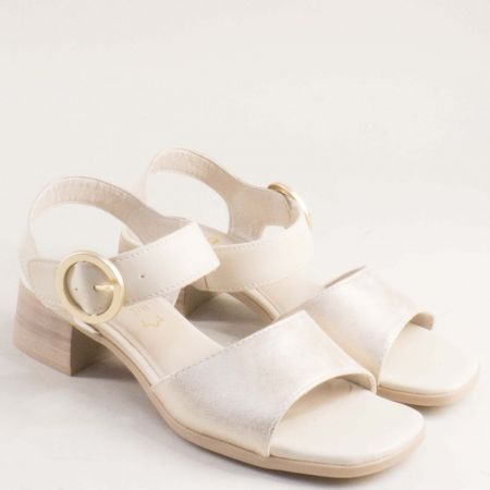 Бежови дамски сандали JANA на среден ток и златист блясък 8-28705-414