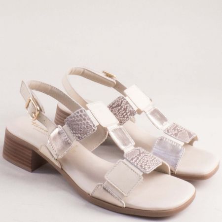 Атрактивни дамски сандали TAMARIS на среден ток с змииски принт 8-88203-492