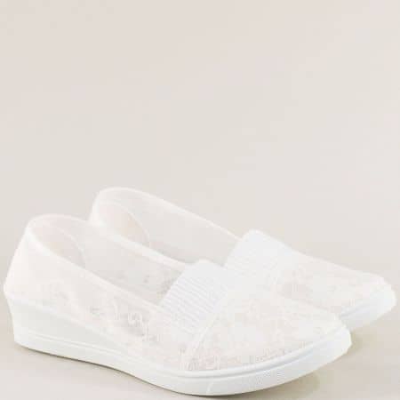 Бели дамски обувки от текстил на платформа 8005b