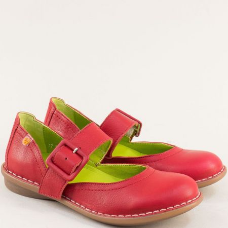Кожени комфортни  дамски обувки с каишка в червено 8035chv