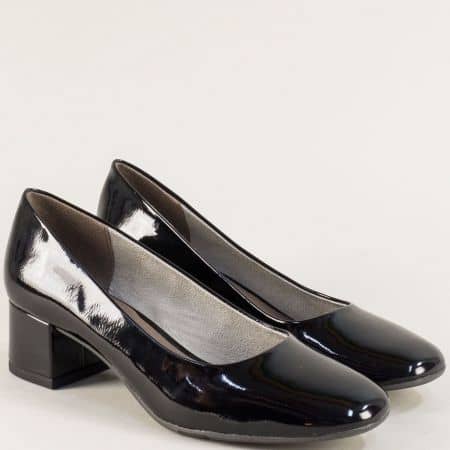 Черни лачени дамски обувки Jana на ток 822302lch