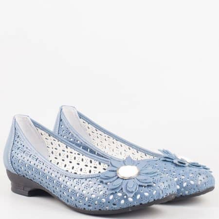 Дамски обувки за всеки ден на нисък ток от синя естествена кожа с перфорация на утвърден български производител 83s