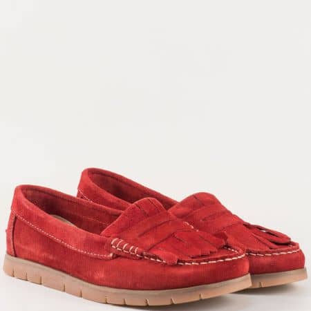 Дамски комфортни обувки, тип мокасина, произведени от изцяло естествен велур на немския производител Jana в червено 8824606vchv