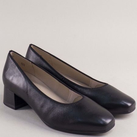 Изчистени дамски обувки CAPRICE на среден ток в черна естествена кожа 9-22303-022