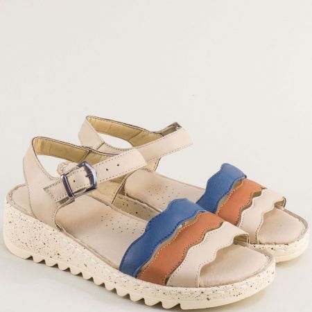 Комфортни дамски сандали в бежов цвят от естествена кожа 9042022bjk