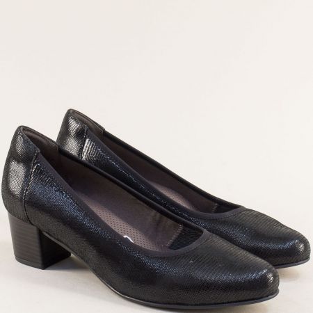 Сатенена дамска обувка CAPRICE от фин текстил на среден ток 922308sch