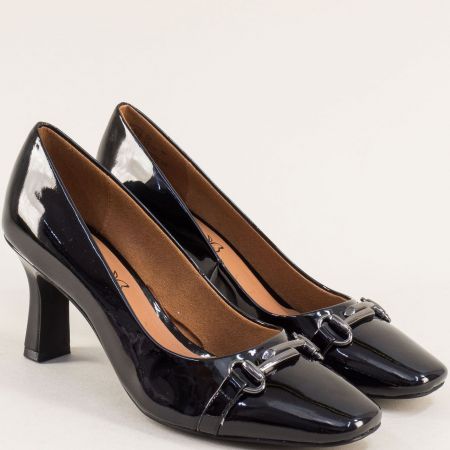 Стилни дамски обувки на CAPRICE на ток в черен лак 92240541lch