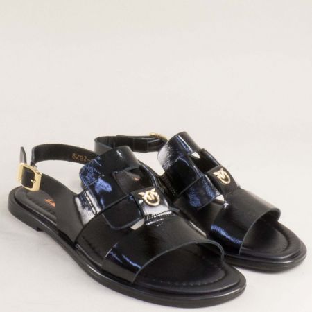 Дамски сандали в черен цвят от естествен лак със златен акцент a6292lch