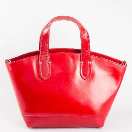 Дамска стилна чанта изработена от висококачествена естествена кожа в червен цвят a74chv