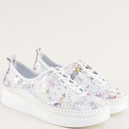 Естествена кожа дамски обувки в бял цвят с флорален принт aj0438ps