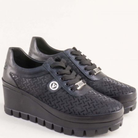 Кожени дамски обувки в черен цвят със сатенен ефект на платформа aj525sch1