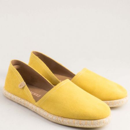 Естествен велур дамски жълти обувки VERBENAS на равно ходило carmennj