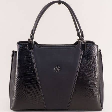 Стилна дамска чанта в черен цвят с интересен принт ch0401ch