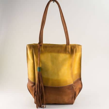 Ежедневна дамска чанта в жълт и кафяв цвят с декоративен пискюл ch0509ps