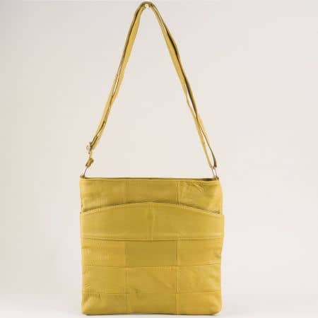 Жълта дамска чанта с три прегради от естествена кожа ch081118z1