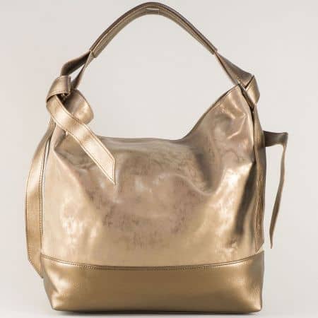 Златиста дамска чанта с ефектна визия и къса дръжка ch1203zl