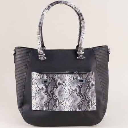 Дамска чанта с частичен змийски принт в сиво и черно ch124450ch