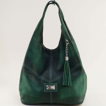 Зелена дамска чанта с пискюл от естествена кожа ch131021z