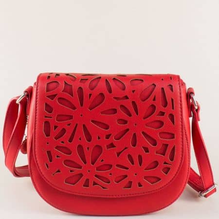 Малка дамска чанта с флорална перфорация в червено ch1349-1chv
