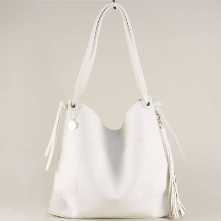 Дамска чанта, тип торба в бяло с пискюл ch13602b