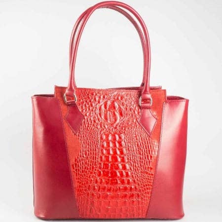 Дамска стилна чанта със змийски принт от висококачествена естествена кожа и велур в червен цвят ch1433mkrchv