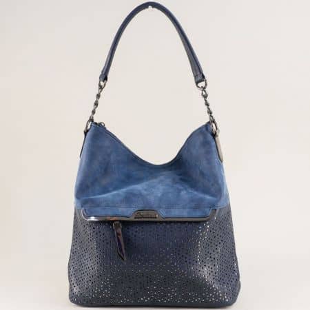 Дамска чанта  в син цвят с флорален перфо мотив ch1458ts
