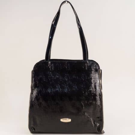 Дамска чанта с две средни и дълга дръжка в черен цвят ch1464lch