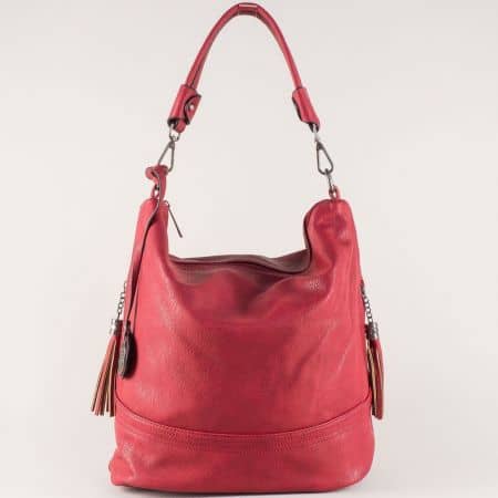 Дамска чанта в червено на български производител ch154chv