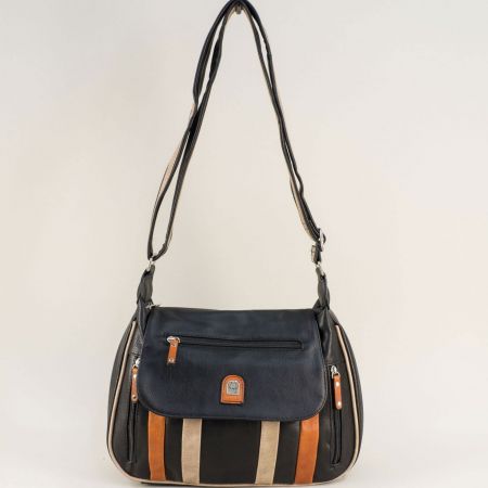 Черна дамска чанта с цветен принт ch17305chps