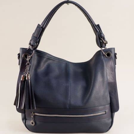 Синя дамска чанта с декоративен пискюл ch2206s