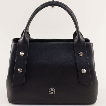 Дамска стилна чанта от естествена кожа в черно с метален ефект ch230822ch