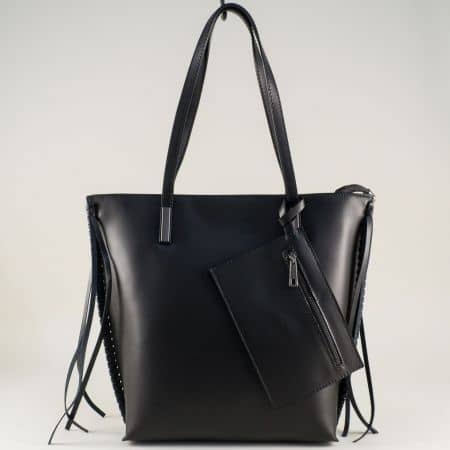 Кожена дамска чанта с декорация в черен цвят- ИТАЛИЯ ch2403ch