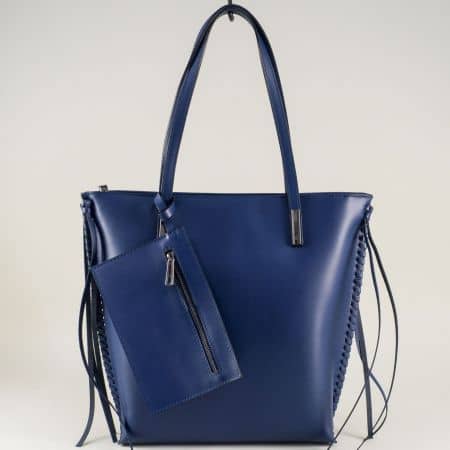 Кожена дамска чанта с декорация в син цвят- ИТАЛИЯ ch2403s