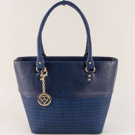 Синя дамска чанта с твърда структура и кроко принт ch2454s
