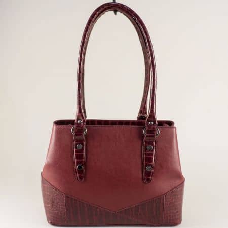 Дамска чанта в цвят бордо с твърда структура ch2590bd