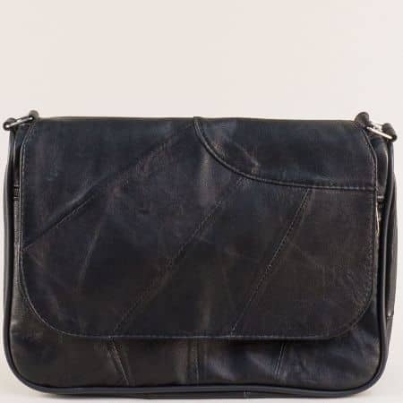 Малка дамска чанта с капак от черна кожа  ch260ch