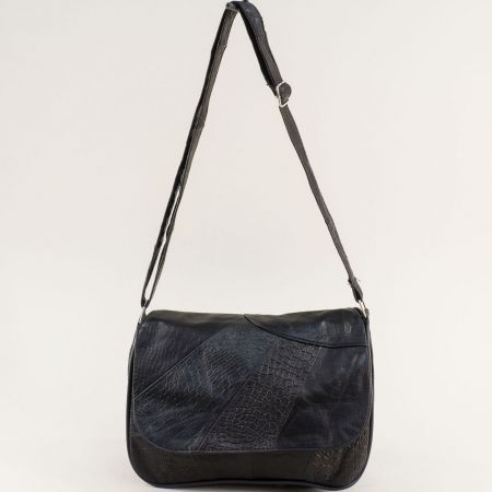 Малка компактна дамска чанта в черен цвят с кроко принт ch260krch