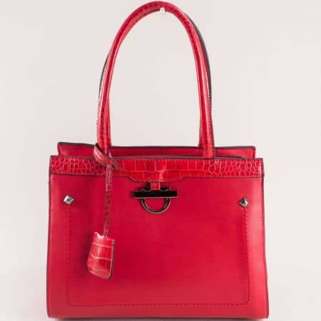 Стилна дамска чанта с къси дръжки в червен цвят ch570010chv