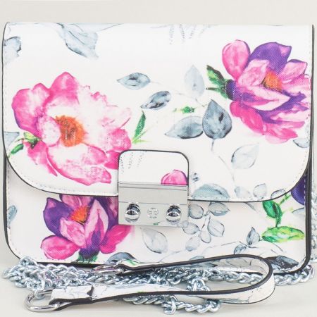 Дамска чанта в бял цвят с флорален принт ch312bps3