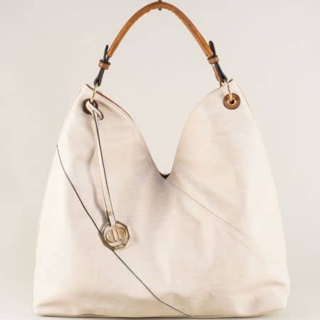Дамска чанта, тип торба в бежов цвят с декорация ch3135bj