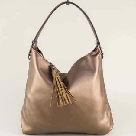 Дамска чанта, тип торба в цвят бронз с пискюл ch3150brz